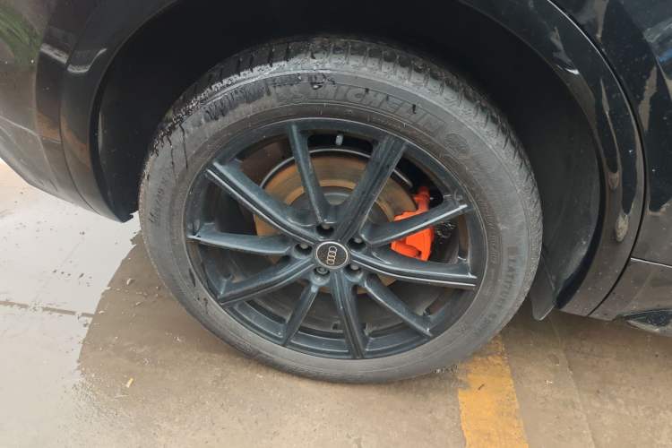 Used Audi Q5L 2022 Updated 40T Luxury Dynamic Edition Right Rear Wheel Hub