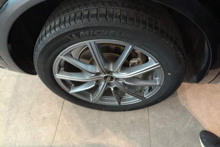 Used Audi Q5L 2022 40T Luxury Elegant Model Right Rear Wheel Hub