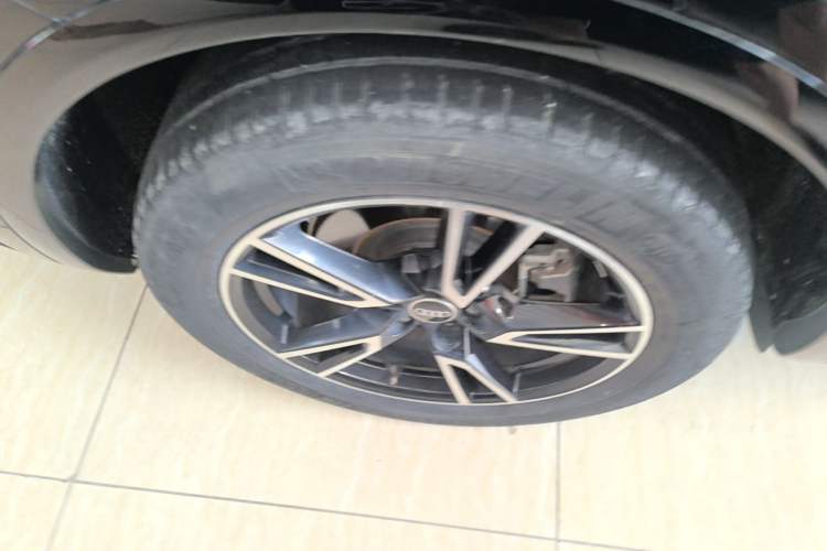 Used Audi Q5L 2022 40T Fashionable and Dynamic Model Right Rear Wheel Hub