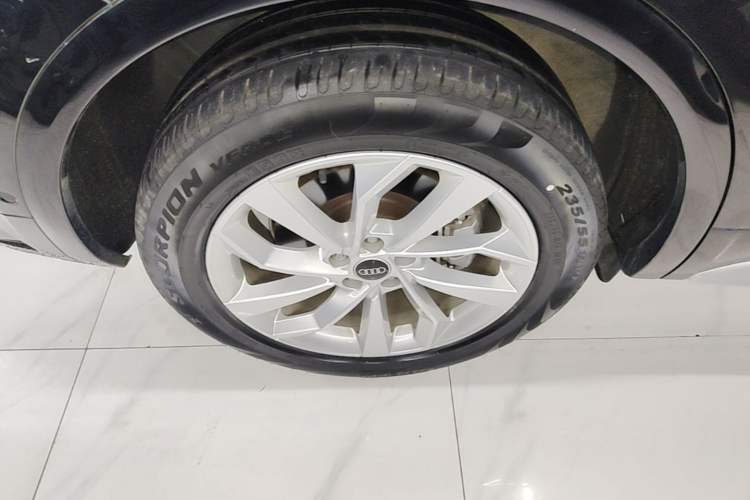Used Audi Q5L 2022 Updated 40T Luxury Dynamic Edition Right Rear Wheel Hub