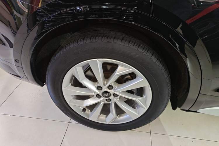 Used Audi Q5L 2022 Updated 40T Luxury Dynamic Edition Right Rear Wheel Hub