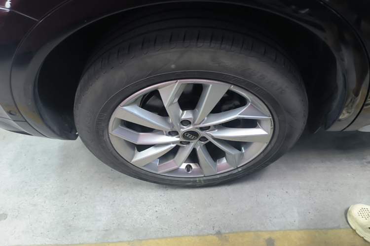 Used Audi Q5L 2022 Updated 40T Luxury Dynamic Edition Right Rear Wheel Hub