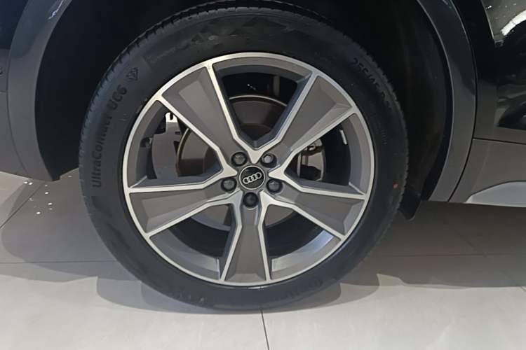 Used Audi Q5L 2022 45T Luxury Elegant Model Right Rear Wheel Hub