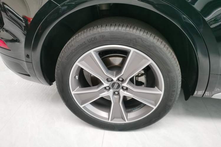 Used Audi Q5L 2022 Updated 45T Luxury Dynamic Version Right Rear Wheel Hub