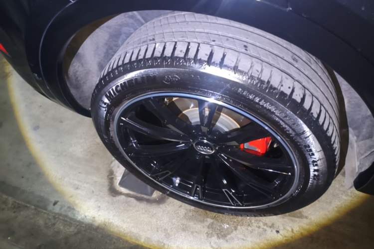 Used Audi Q5L 2022 Updated 45T Luxury Dynamic Version Right Rear Wheel Hub