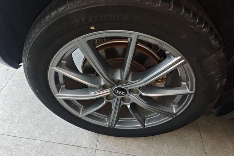 Used Audi Q5L 2022 40T Luxury Elegant Model Right Rear Wheel Hub