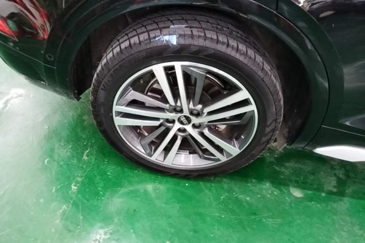 Used Audi Q5L 2022 Updated 40T Luxury Dynamic Edition Right Rear Wheel Hub