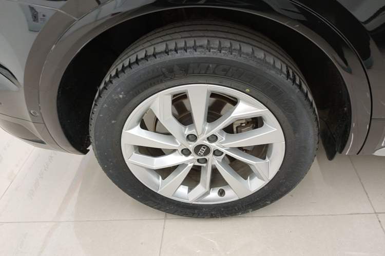 Used Audi Q5L 2022 40T Luxury Dynamic Model Right Rear Wheel Hub
