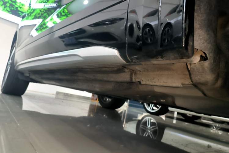 Used Audi Q5L 2022 Updated 45T Luxury Dynamic Version Right Side Sill