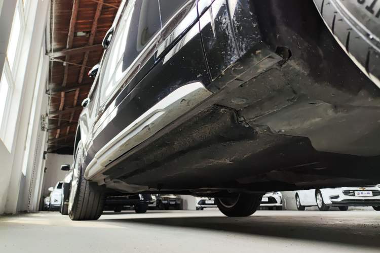 Used Audi Q5L 2022 Updated 40T Luxury Dynamic Edition Right Side Sill