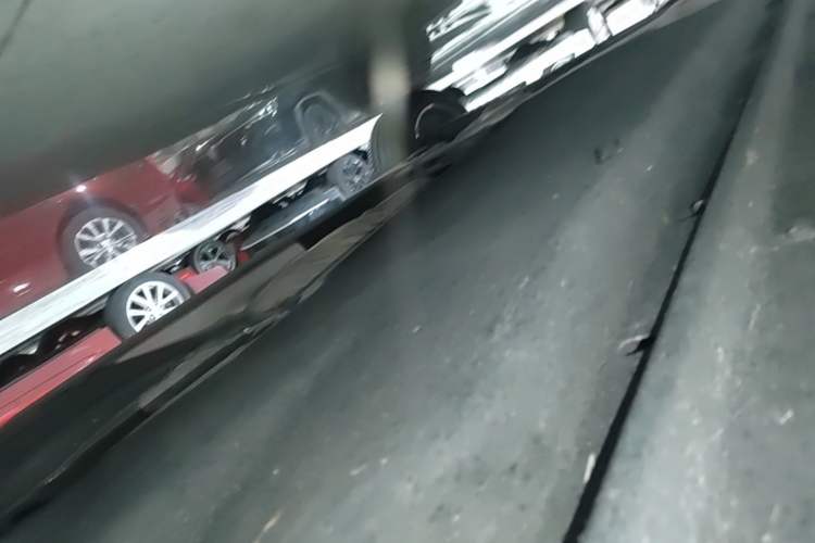 Used Audi Q5L 2022 Updated 45T Luxury Dynamic Version Right Side Sill