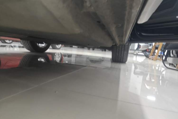 Used Audi Q5L 2022 40T Fashionable and Dynamic Model Right Side Sill