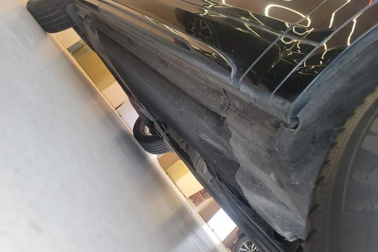 Used Audi Q5L 2022 40T Luxury Dynamic Model Right Side Sill