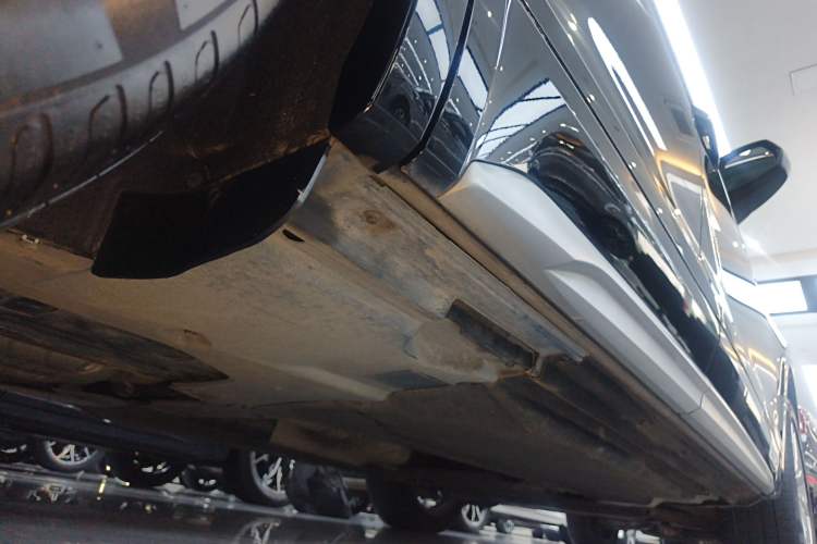Used Audi Q5L 2022 Updated 40T Luxury Dynamic Edition Right Side Sill