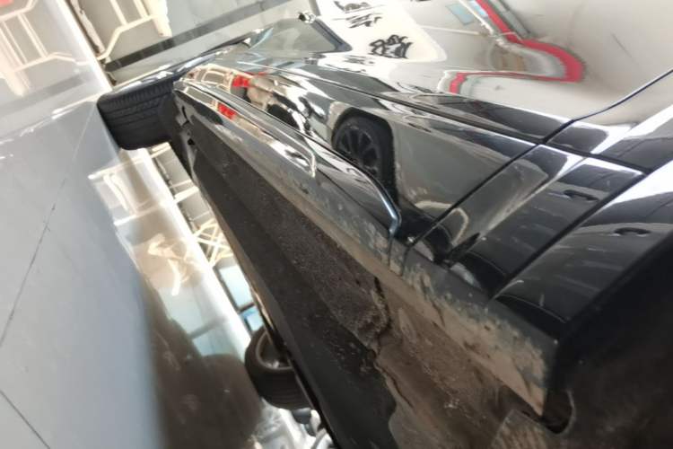 Used Audi Q5L 2022 Updated 45T Luxury Dynamic Version Right Side Sill