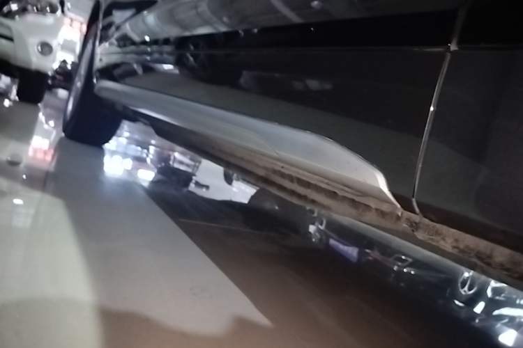Used Audi Q5L 2022 40T Fashionable and Elegant Model Right Side Sill