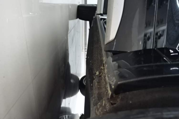 Used Audi Q5L 2022 Updated 45T Luxury Dynamic Version Right Side Sill
