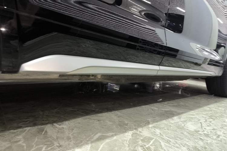 Used Audi Q5L 2022 40T Fashionable and Dynamic Model Right Side Sill