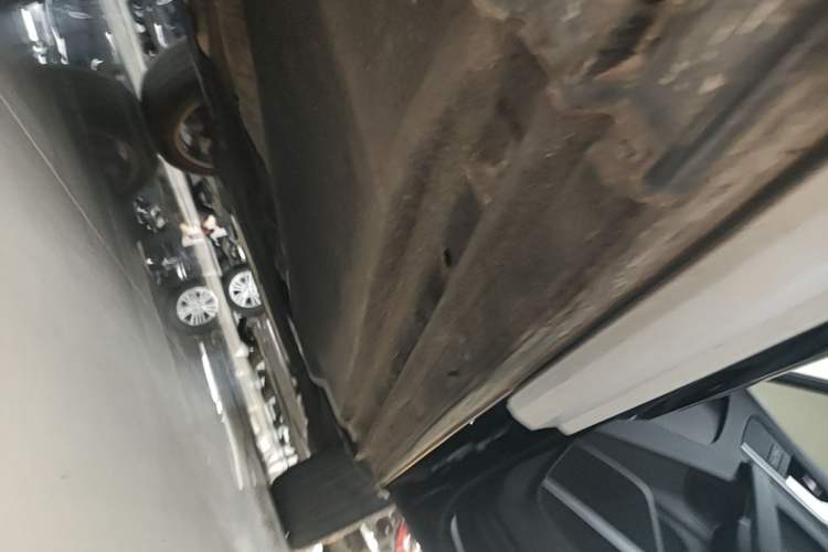 Used Audi Q5L 2022 Updated 45T Luxury Dynamic Version Right Side Sill