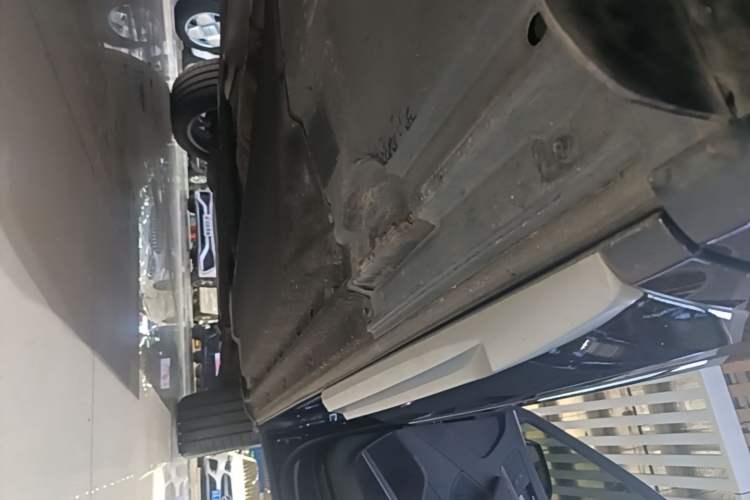 Used Audi Q5L 2022 45T Luxury Elegant Model Right Side Sill