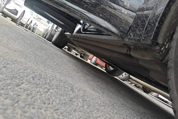 Used Audi Q5L 2022 40T Luxury Dynamic Model Right Side Sill