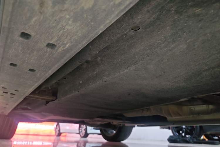 Used Audi Q5L 2022 40T Fashionable and Dynamic Model Right Side Sill