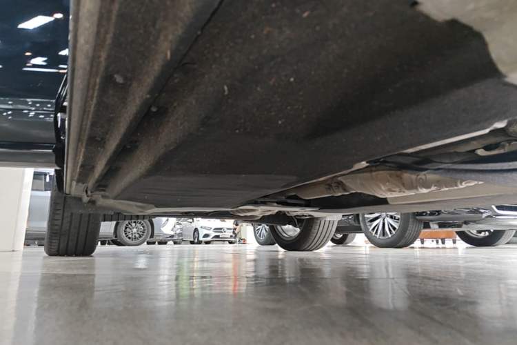 Used Audi Q5L 2022 40T Fashionable and Dynamic Model Right Side Sill