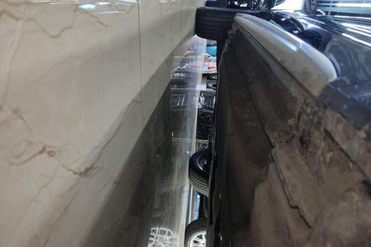 Used Audi Q5L 2022 Updated 45T Luxury Dynamic Version Right Side Sill