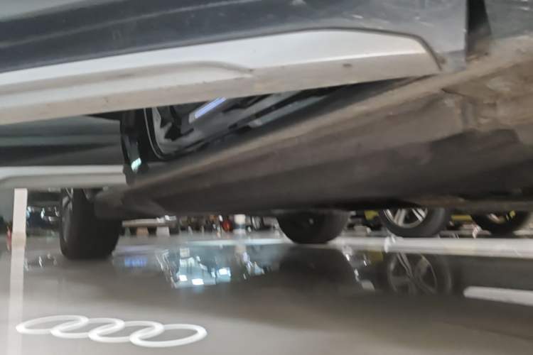Used Audi Q5L 2022 Updated Version 40T Luxury Elegant Edition Right Side Sill