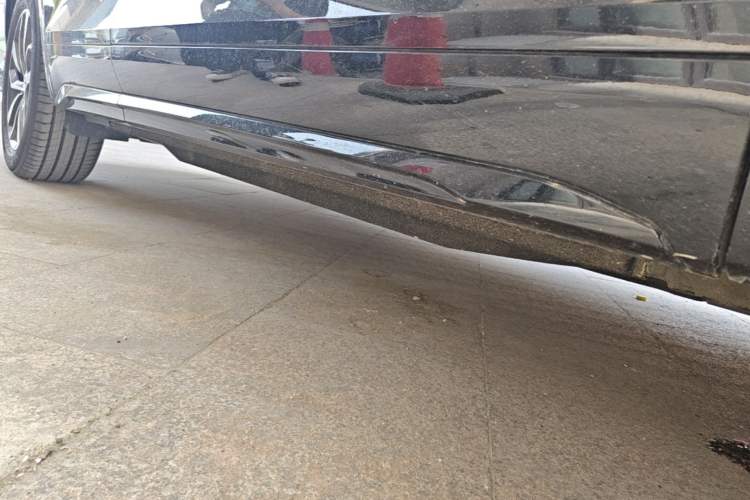 Used Audi Q5L 2022 Updated 40T Luxury Dynamic Edition Right Side Sill