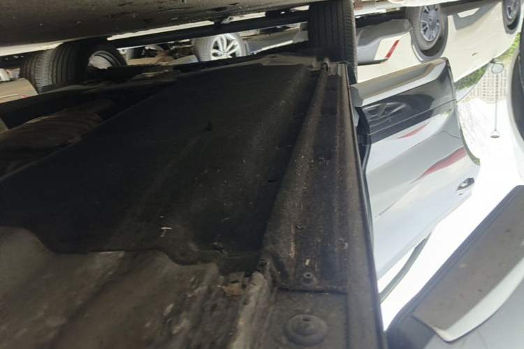 Used Audi Q5L 2022 Updated 45T Luxury Dynamic Version Right Side Sill
