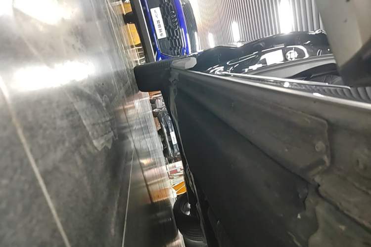 Used Audi Q5L 2022 45T Luxury Dynamic Model Right Side Sill