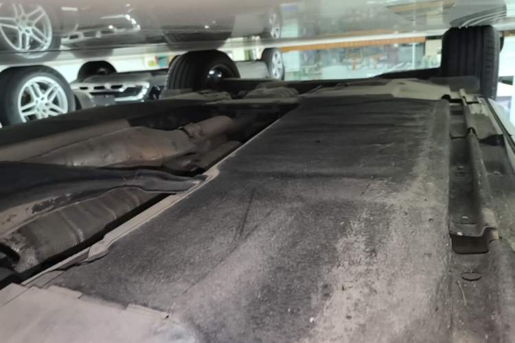 Used Audi Q5L 2022 40T Fashionable and Dynamic Model Right Side Sill