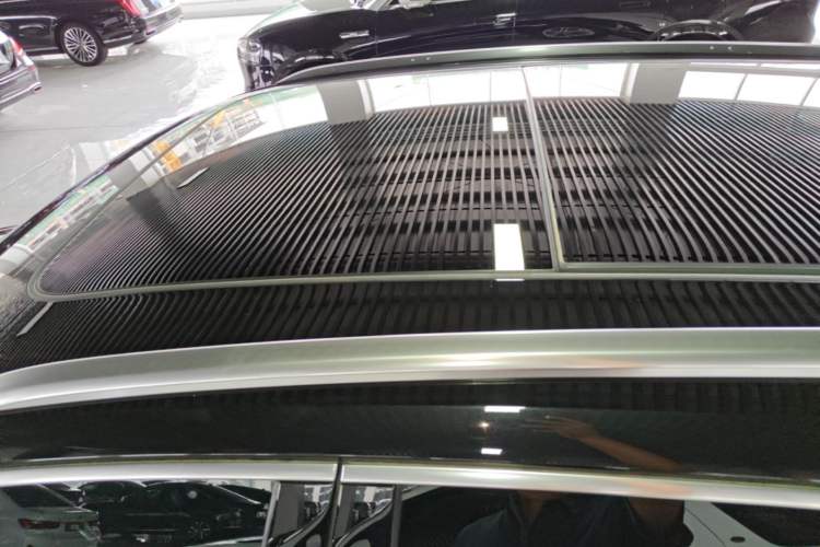 Used Audi Q5L 2022 40T Fashionable and Elegant Model Roof