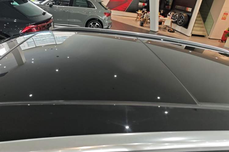 Used Audi Q5L 2022 40T Fashionable and Dynamic Model Roof