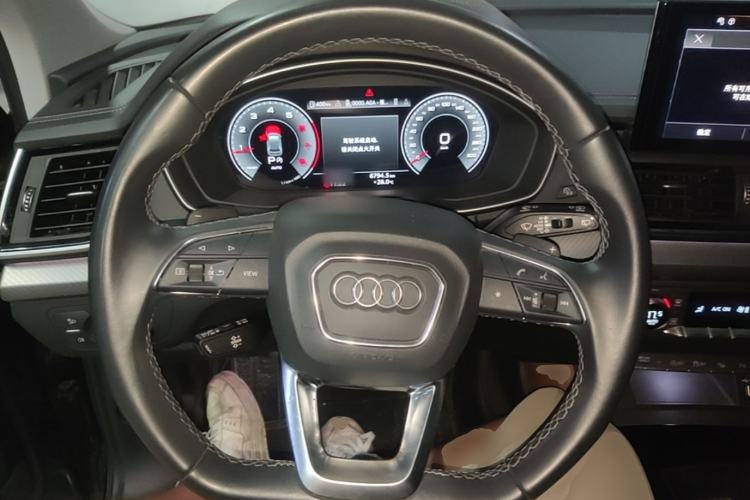 Used Audi Q5L 2022 40T Luxury Dynamic Model Steering Wheel