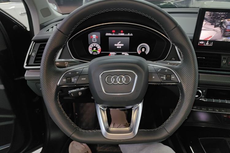 Used Audi Q5L 2022 45T Luxury Dynamic Model Steering Wheel