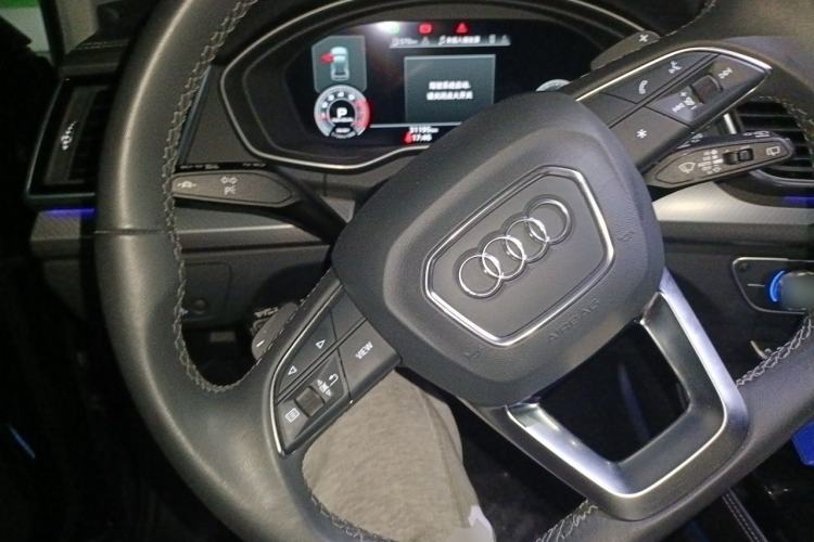 Used Audi Q5L 2022 Updated 40T Luxury Dynamic Edition Steering Wheel