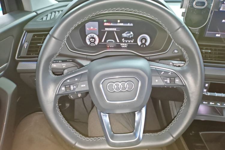 Used Audi Q5L 2022 40T Luxury Dynamic Model Steering Wheel