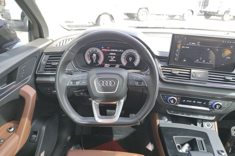 Used Audi Q5L 2022 40T Luxury Dynamic Model Steering Wheel