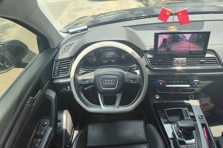 Used Audi Q5L 2022 40T Luxury Dynamic Model Steering Wheel
