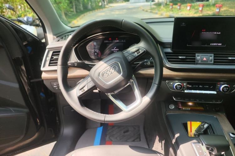 Used Audi Q5L 2022 40T Luxury Elegant Model Steering Wheel