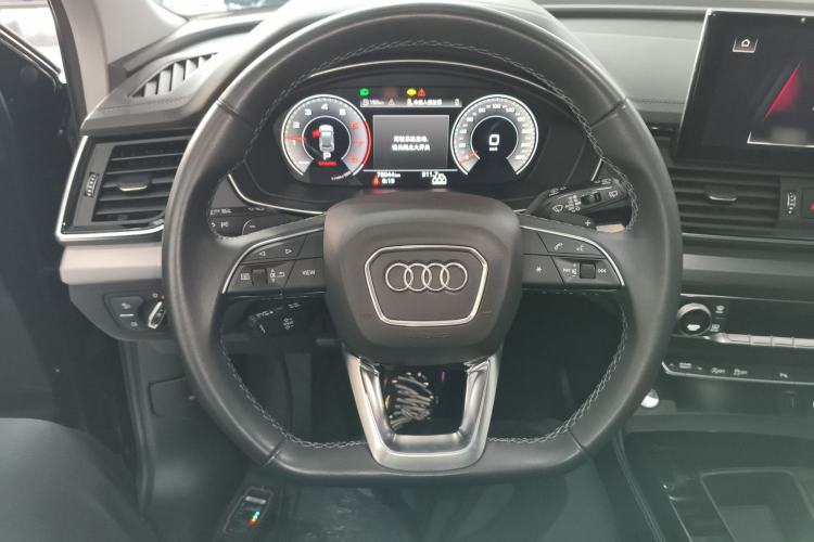 Used Audi Q5L 2022 40T Fashionable and Dynamic Model Steering Wheel