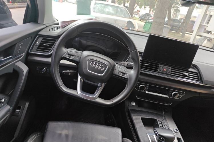 Used Audi Q5L 2022 40T Luxury Dynamic Model Steering Wheel