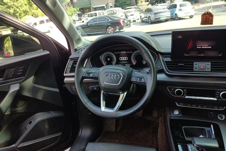 Used Audi Q5L 2022 Updated 45T Luxury Dynamic Version Steering Wheel