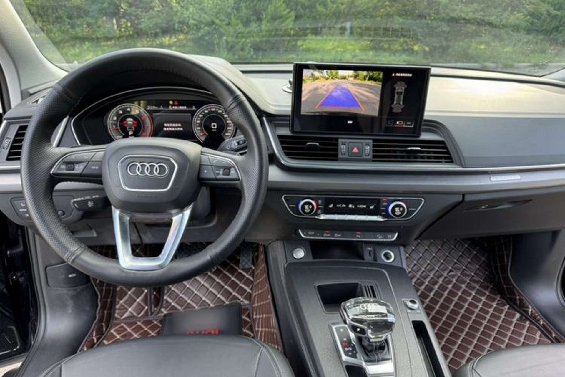 Used Audi Q5L 2022 40T Fashionable and Elegant Model Steering Wheel