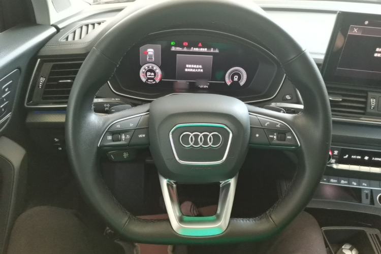 Used Audi Q5L 2022 Updated 45T Luxury Dynamic Version Steering Wheel