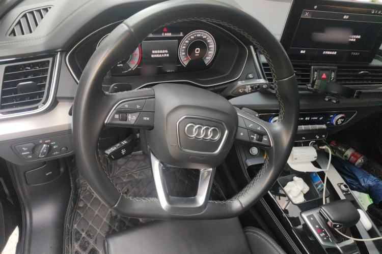 Used Audi Q5L 2022 40T Fashionable and Dynamic Model Steering Wheel