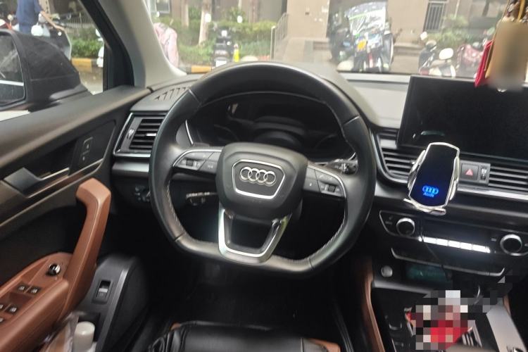 Used Audi Q5L 2022 40T Luxury Dynamic Model Steering Wheel