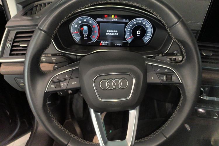 Used Audi Q5L 2022 40T Luxury Elegant Model Steering Wheel